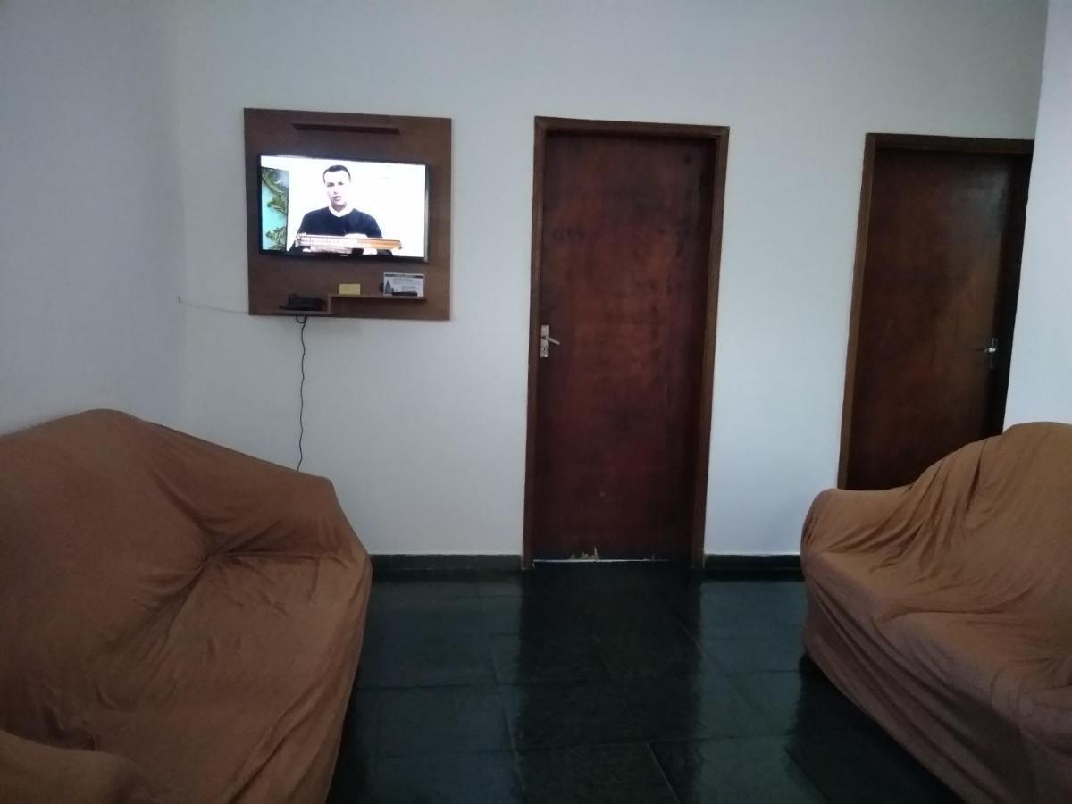 10 Pessoas Proximo A Basilica